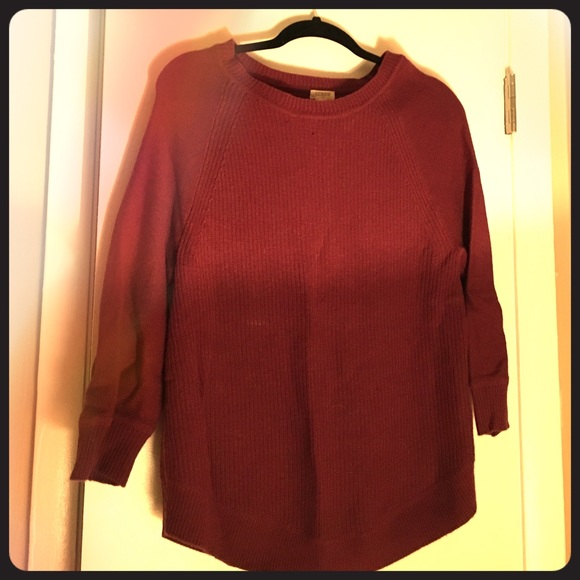 Maroon pullover sweater