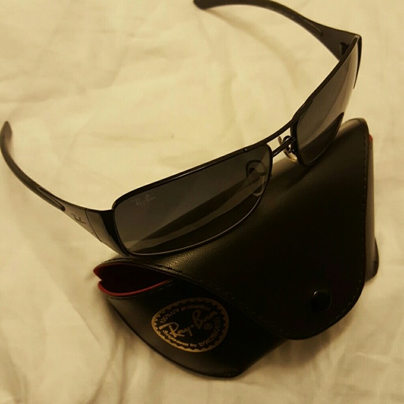 New Sunglasses with case - Picture 3 of 3