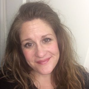 Meet your Posher, Deborah