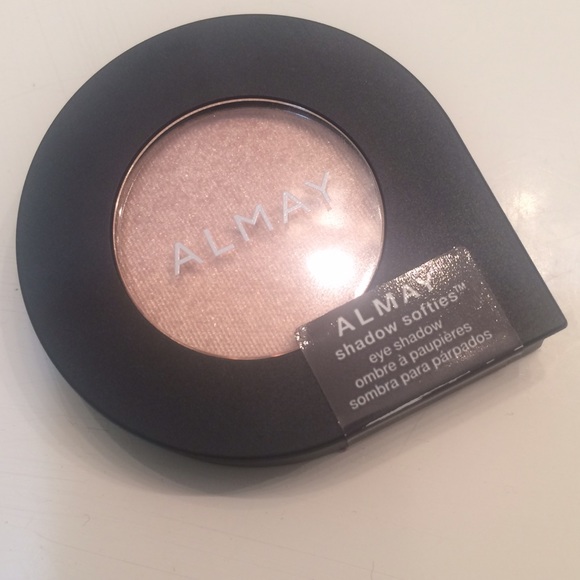 NEW eyeshadow - Picture 3 of 3