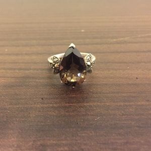 Topaz pear shaped ring