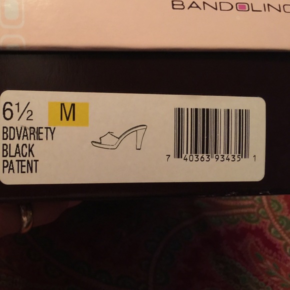 Bandolino Black Patent Leather slides - Picture 4 of 4