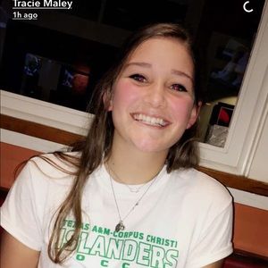 Meet your Posher, Caitlin