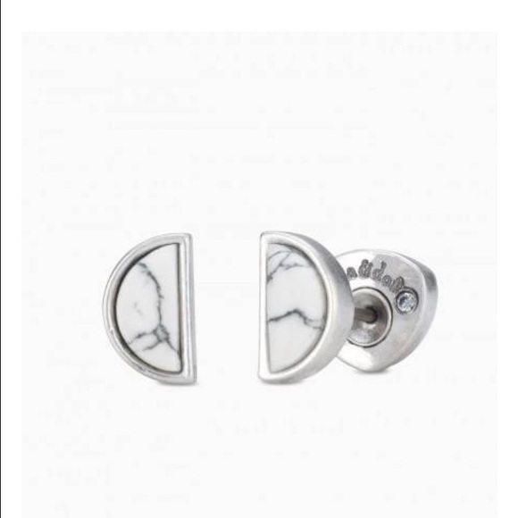 Stella & Dot Deja Vu earrings