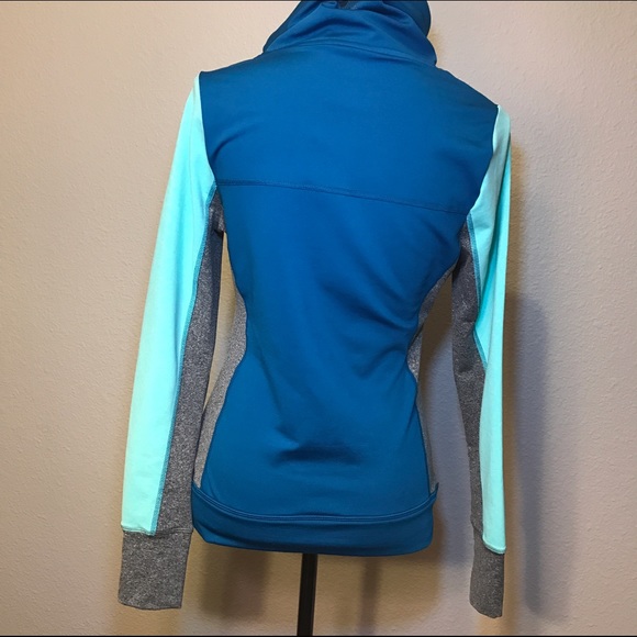 ❤️SOLD❤️ Yoga Cowl Neck NWOT - Picture 2 of 2