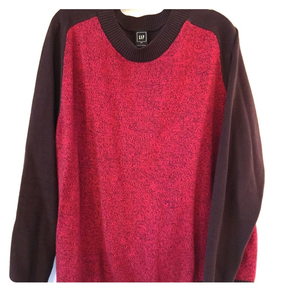 Baseball style sweater in wine/burgundy