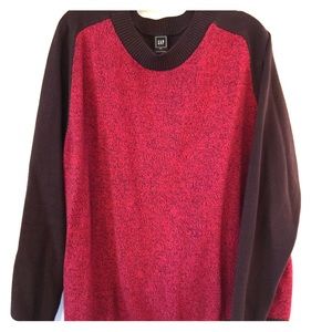 Baseball style sweater in wine/burgundy