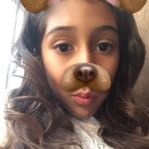 Meet your Posher, Adamaris