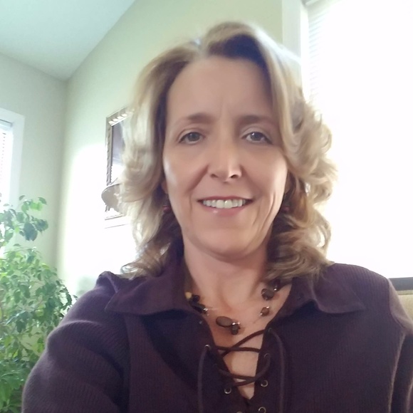 Meet your Posher, Laurie - Picture 3 of 3