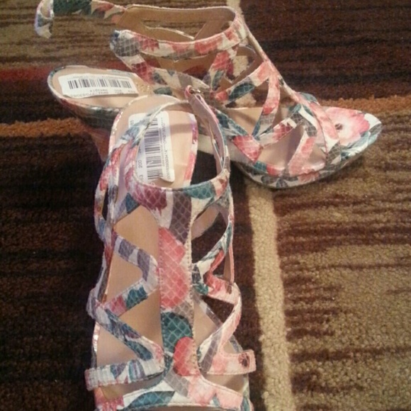 Shoes - Picture 2 of 3