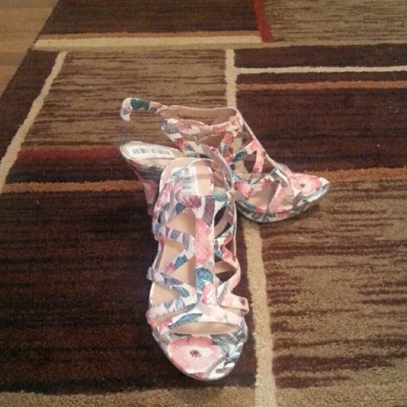 Shoes - Picture 3 of 3