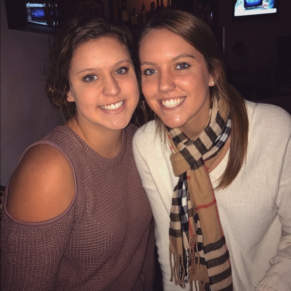 Meet your Posher, Olivia - Picture 1 of 1