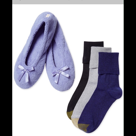 GOLD TOE SOCKS WITH SLIPPERS - Picture 1 of 4