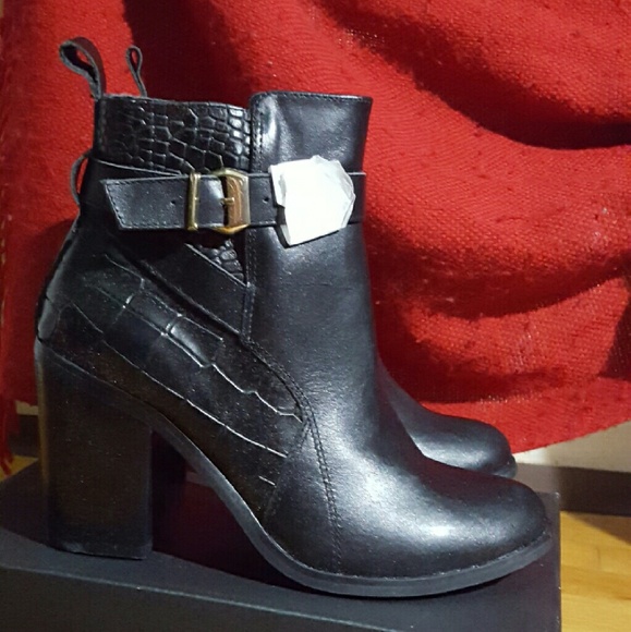 Shoemint - Black Leather Booties