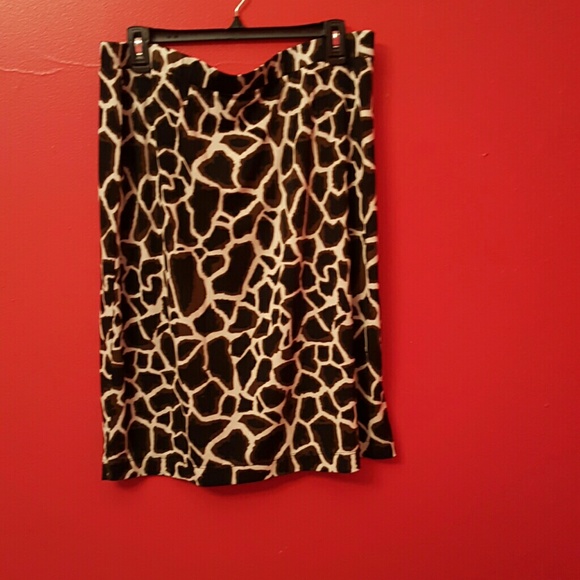 Kasper sleeveless top and skirt