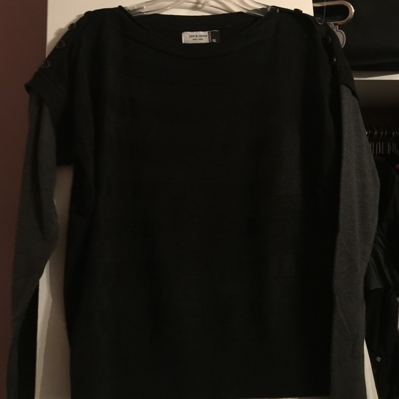 Black and gray sweater