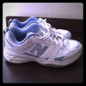 New Balance tennis shoes