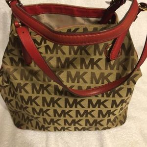 Michael Kors beautiful hand bag