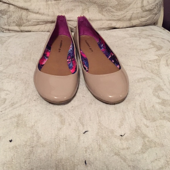 Nude and rose gold madden girl flats