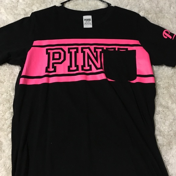 size xs vs pink t shirt