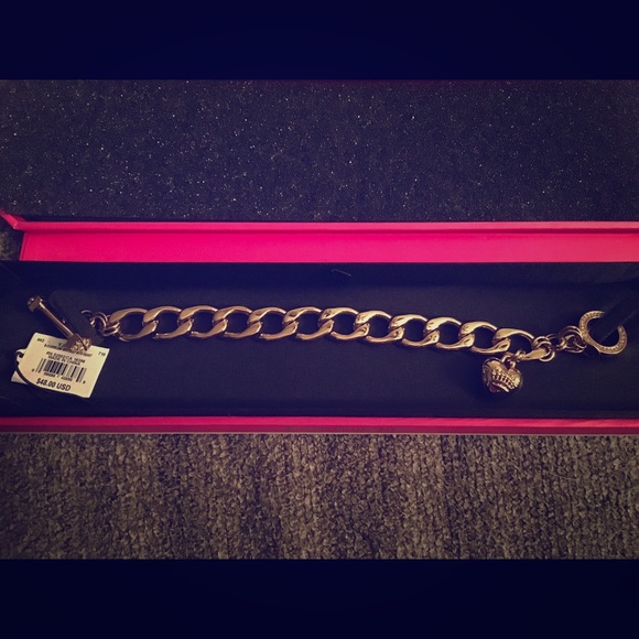 Juicy Couture Gold Link Bracelet With Heart