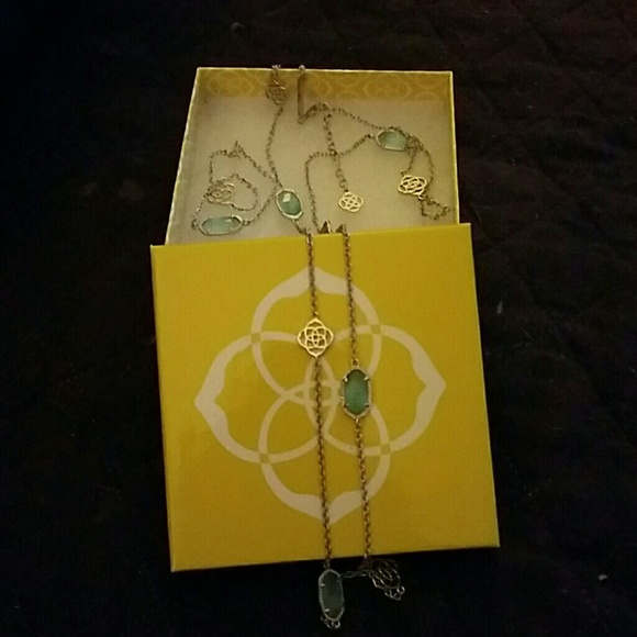 Kendra Scott necklace