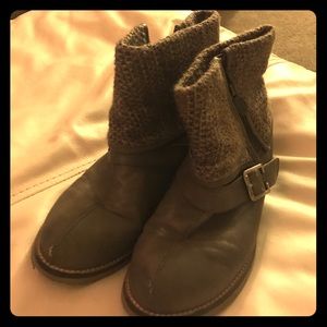 Grey/tan Dr. Scholls ankle boots