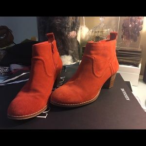 Dolce Vita Boots - Rust