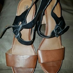 Mossimo Tan and Black Sandal