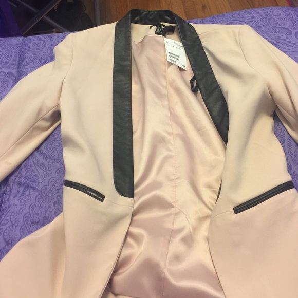 A tan H&M blazer