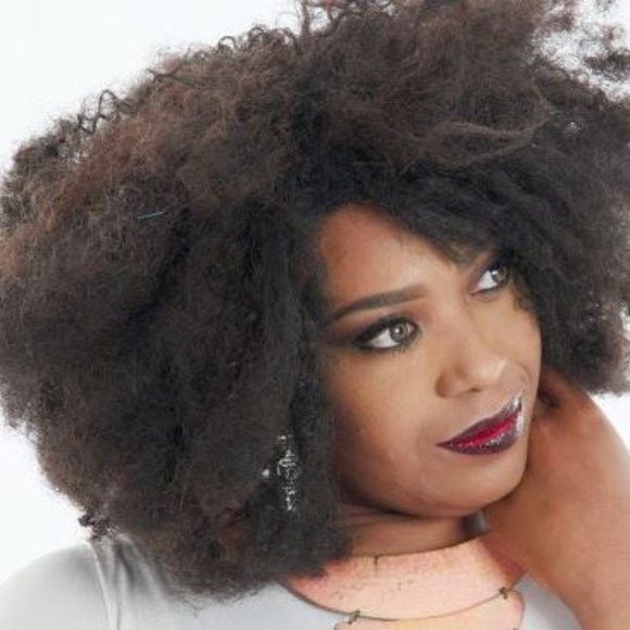 Meet your Posher, Erica - Picture 1 of 1