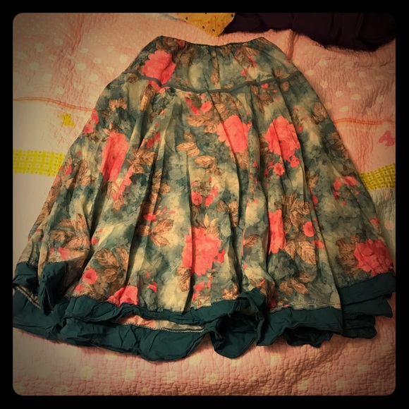 Layered floral midi umbrella skirt, Sz M-L