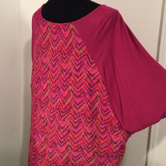 Oversized, Chevron top with dolman sleeves. XL. - Picture 2 of 4