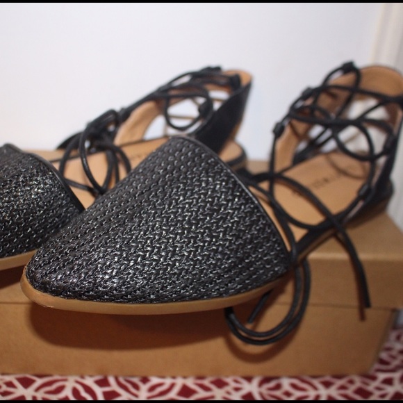 Lucky Brand Mackneill Flats - Picture 2 of 2