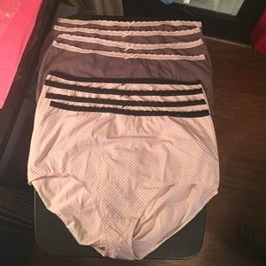 NWOT - 7 - Pair of LB/Cacique Full-Coverage Briefs