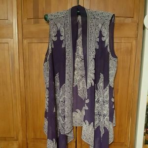 Chico's Light Weight Sleeveless Flowing Vest