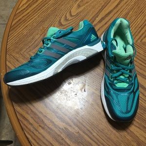 Women Adidas Supernova size 10.5