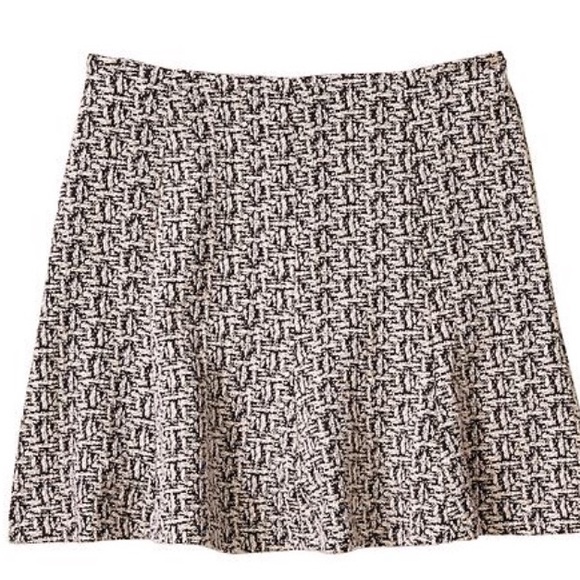 BANANA REPUBLIC KNIT JACQUARD FLARE SKIRT - Picture 2 of 4
