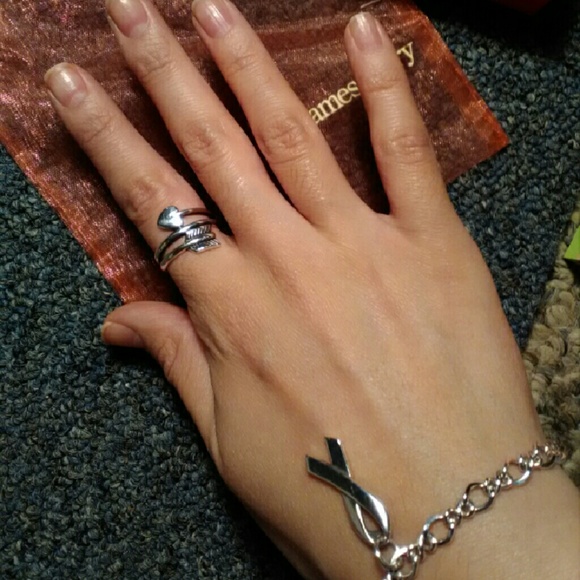 *SOLD* James Avery arrow heart ring - Picture 1 of 4