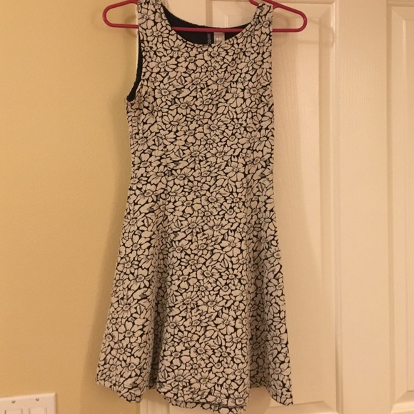 H&M Divided all over floral cotton poly dress