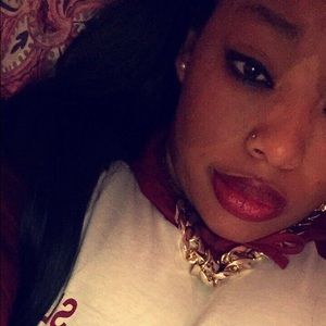 Meet your Posher, Adaisia