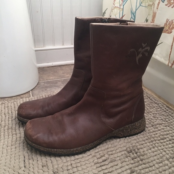 Teva Leather Boots GUC Soles Near New Size 9