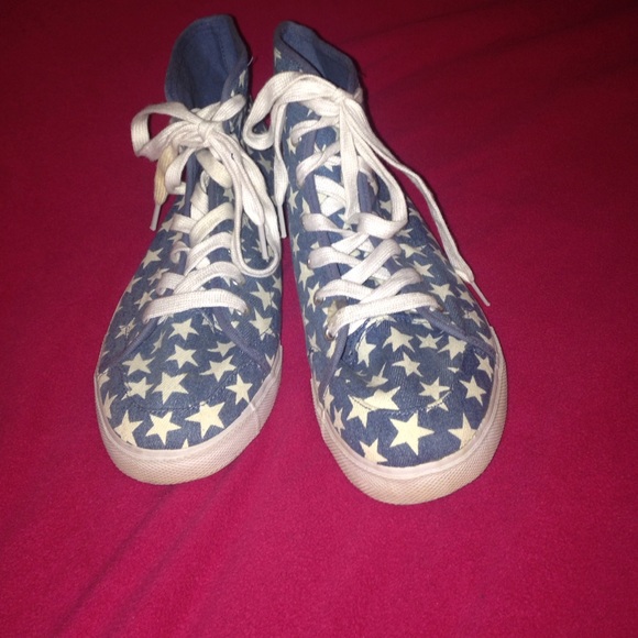 Star High Top Sneakers 👟🌟