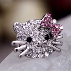 Beautiful kitty earrings.