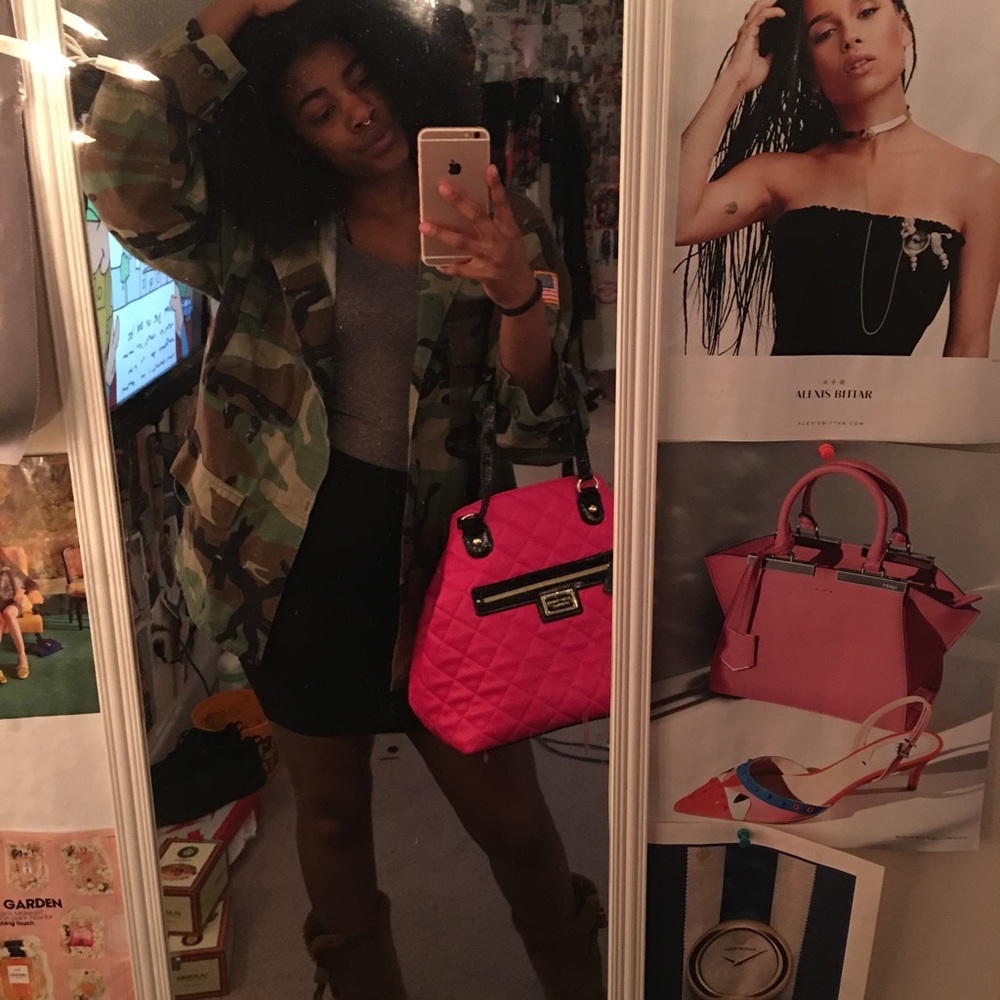 Fitted Black Pencil Skirt ✏️