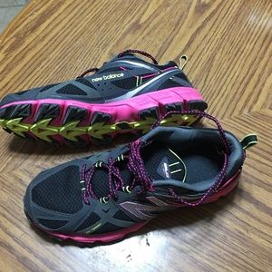 New Balance 610 v3  Size 10.5