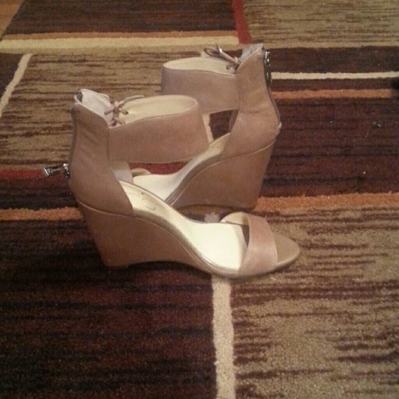 Shoes - Picture 3 of 4