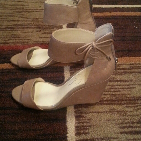 Shoes - Picture 4 of 4