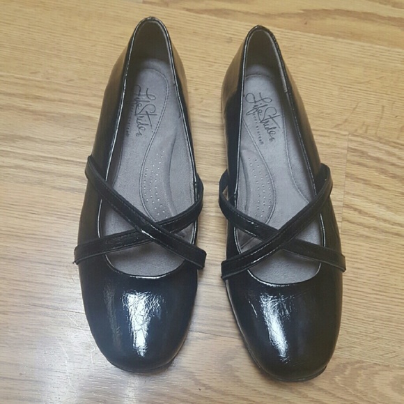 Life stride Black flats/loafers. Like new.