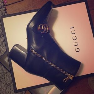 GUCCI leather ankle boots 👢Like NEW!